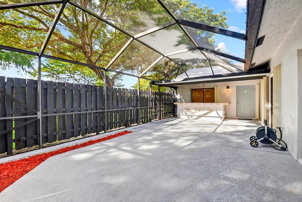 International property img-1