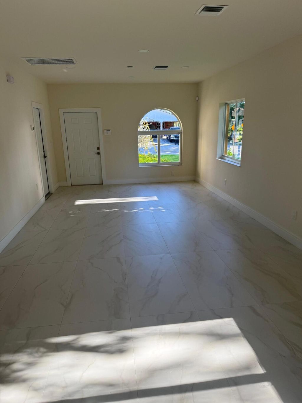 International property img-1