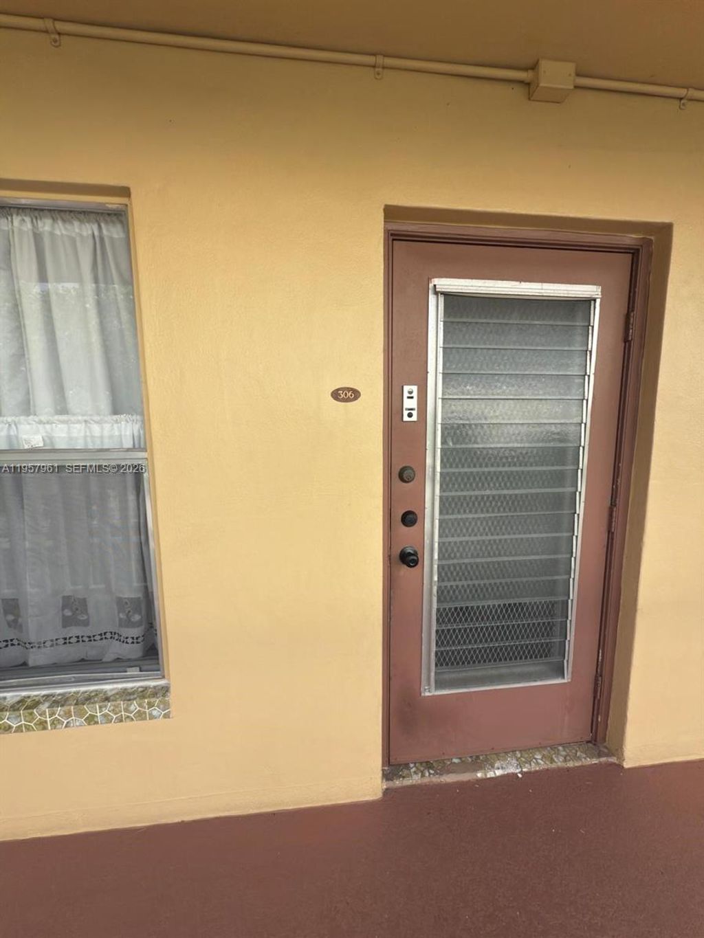 International property img-1