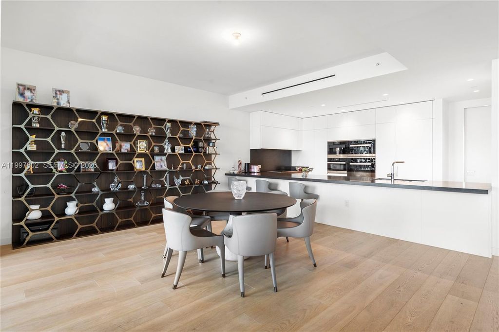 International property img-1