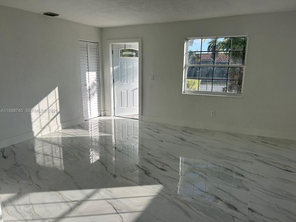 International property img-1