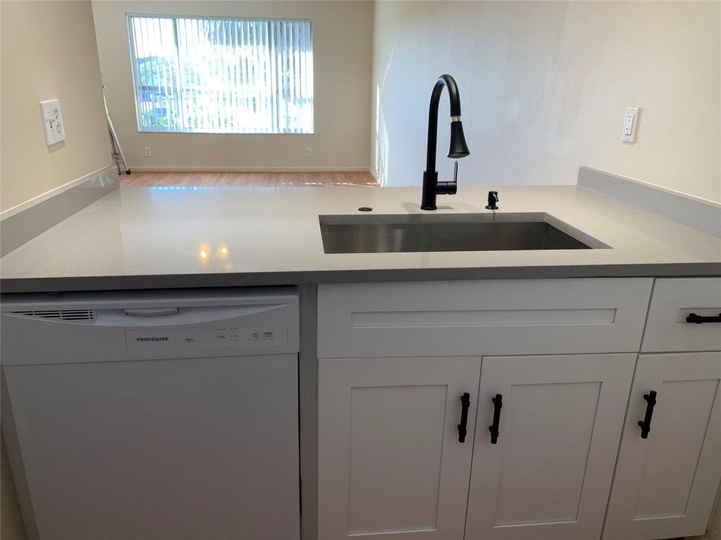 International property img-1