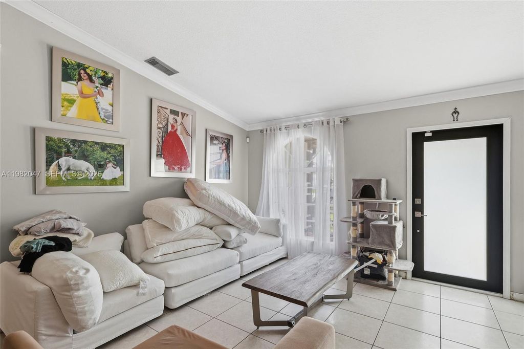 International property img-1