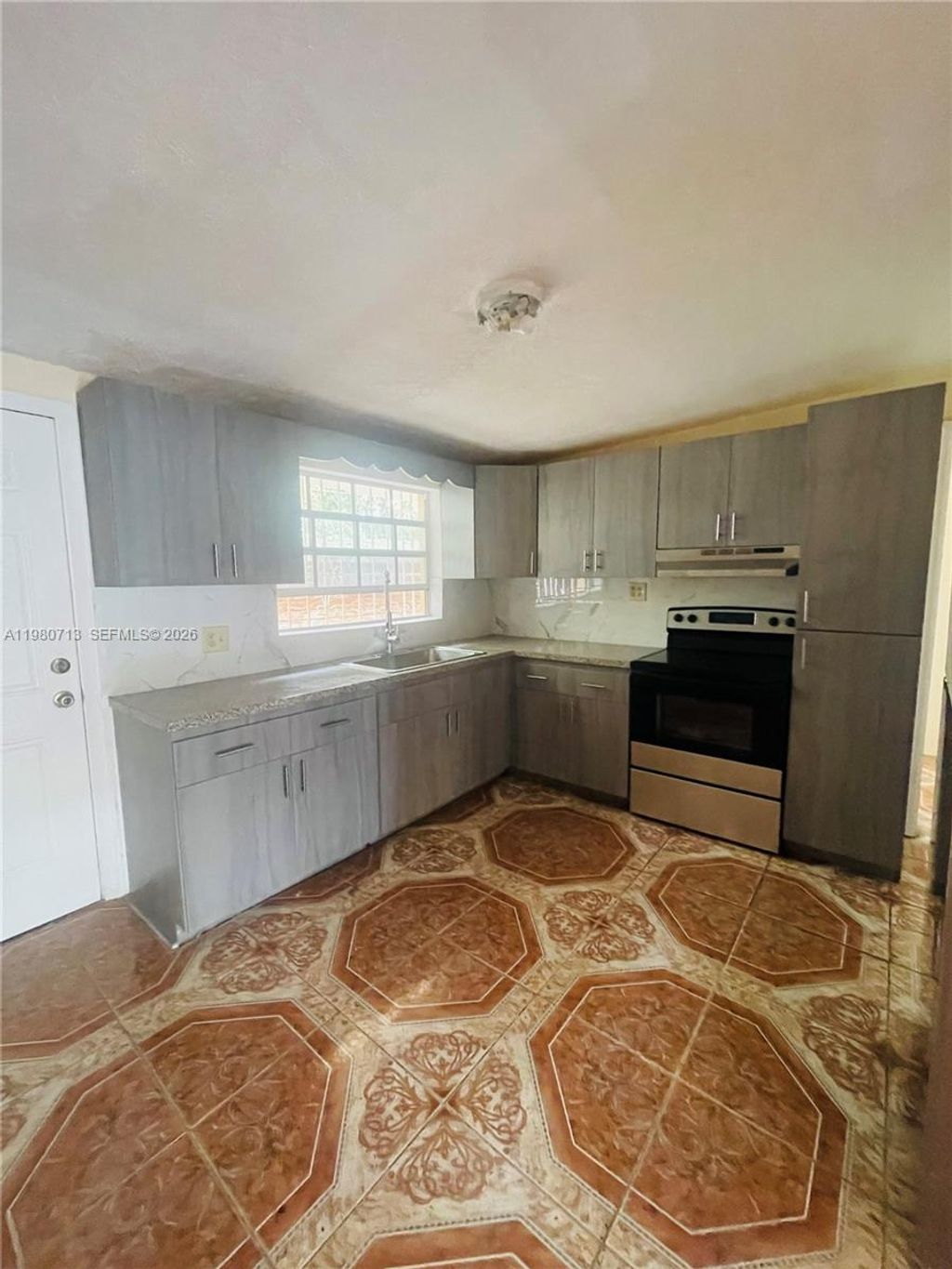 International property img-1