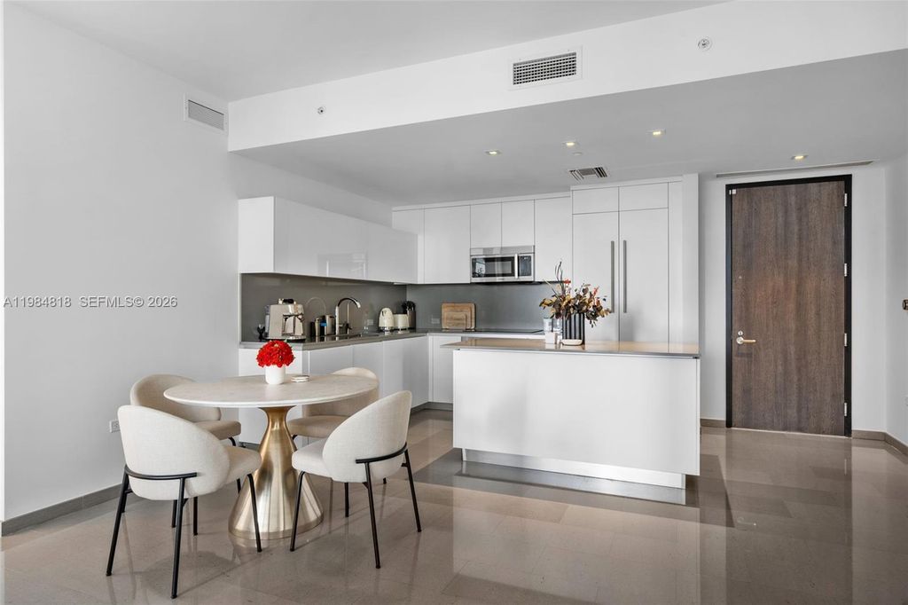 International property img-1