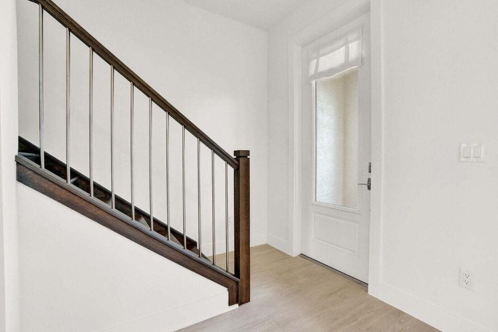 International property img-1