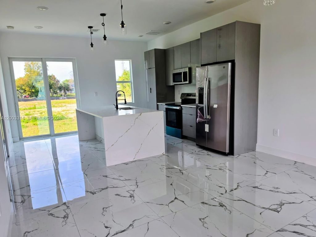 International property img-1