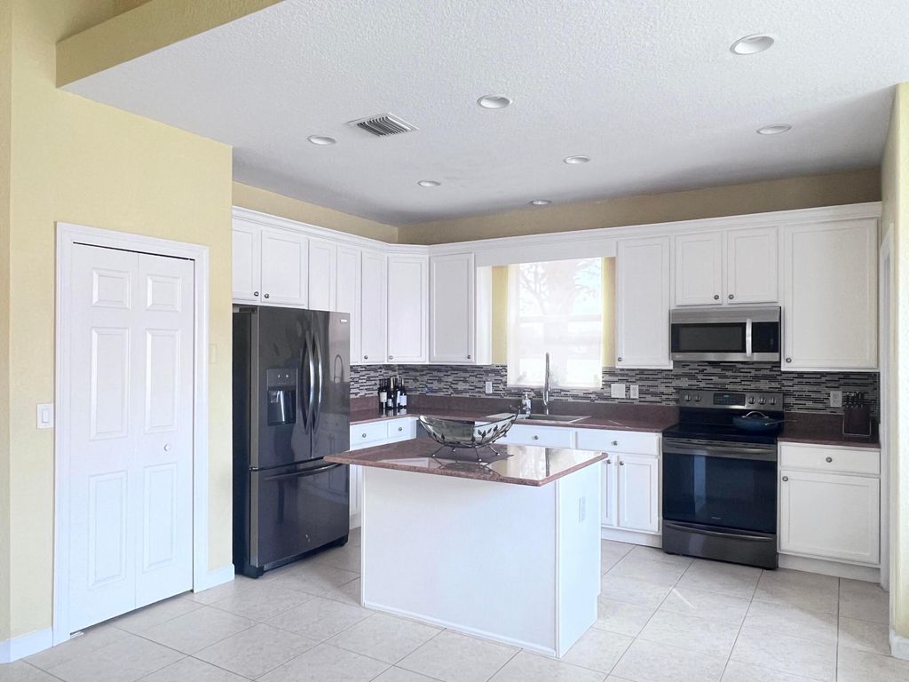 International property img-1