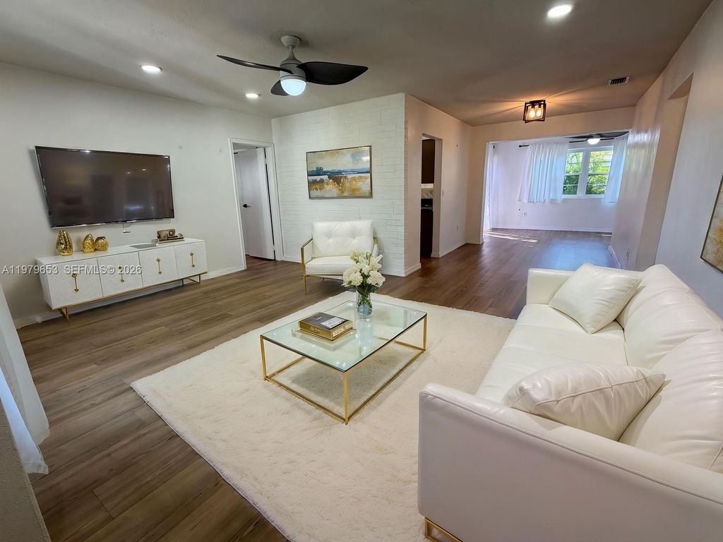 International property img-1