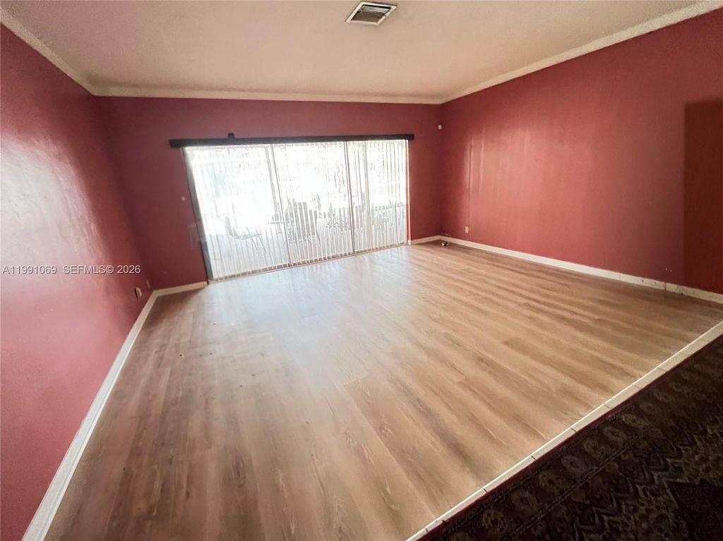 International property img-1