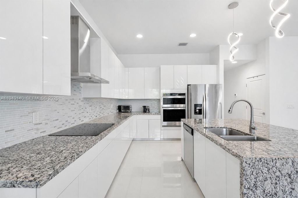 International property img-1