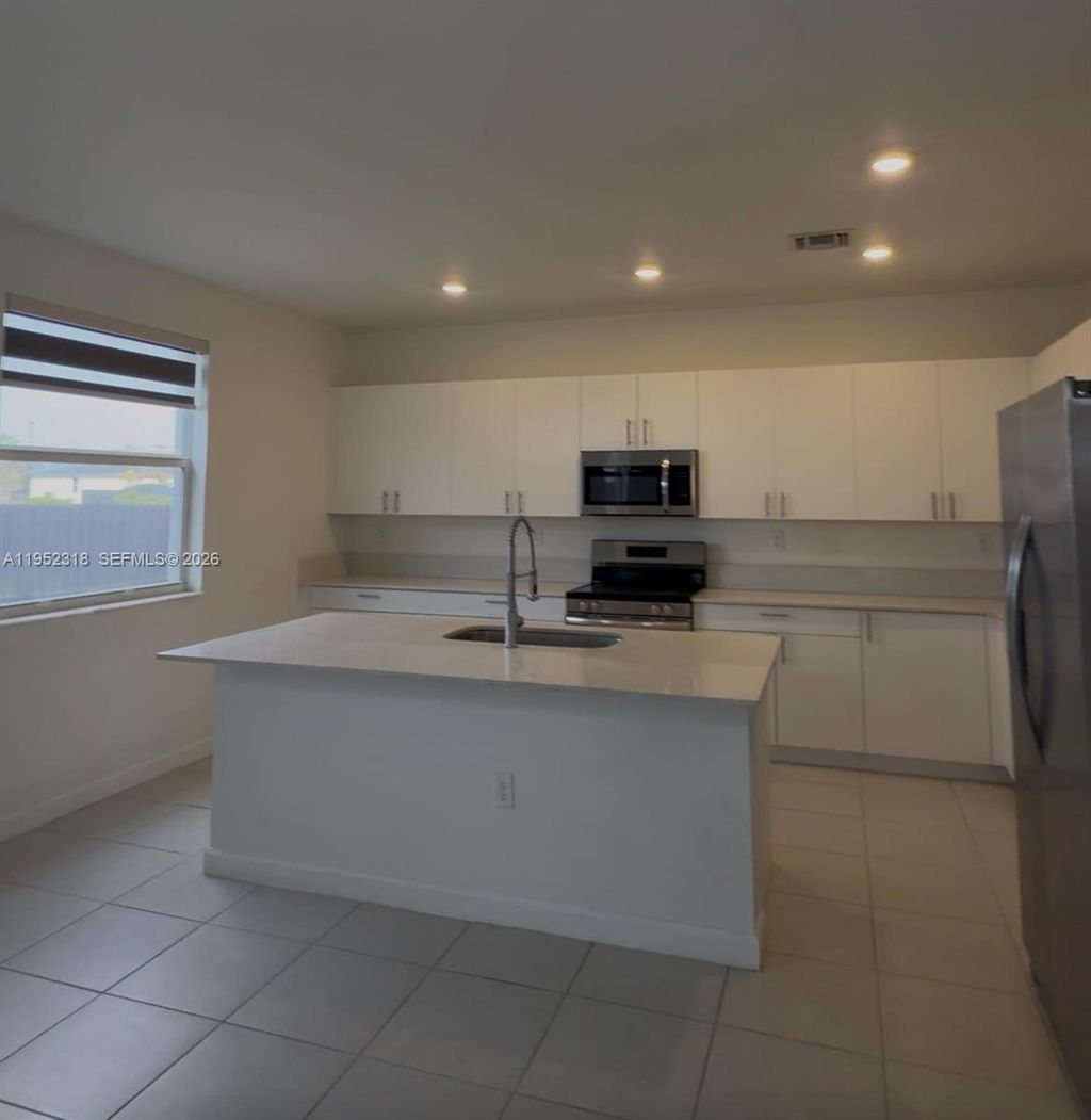 International property img-1