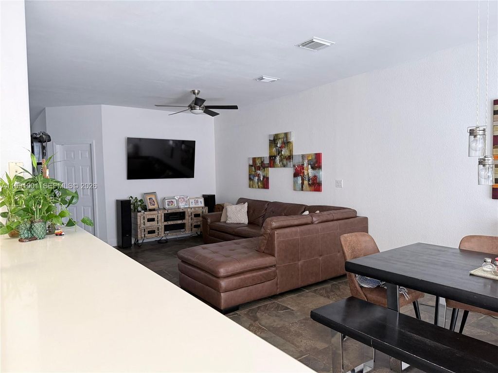 International property img-1