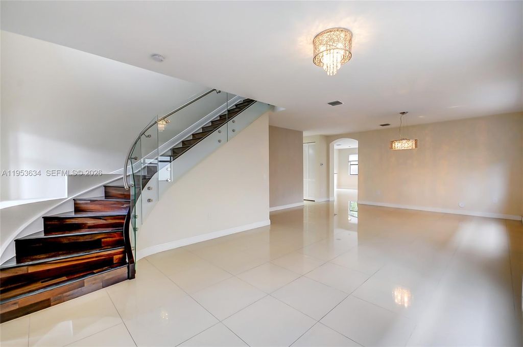 International property img-1