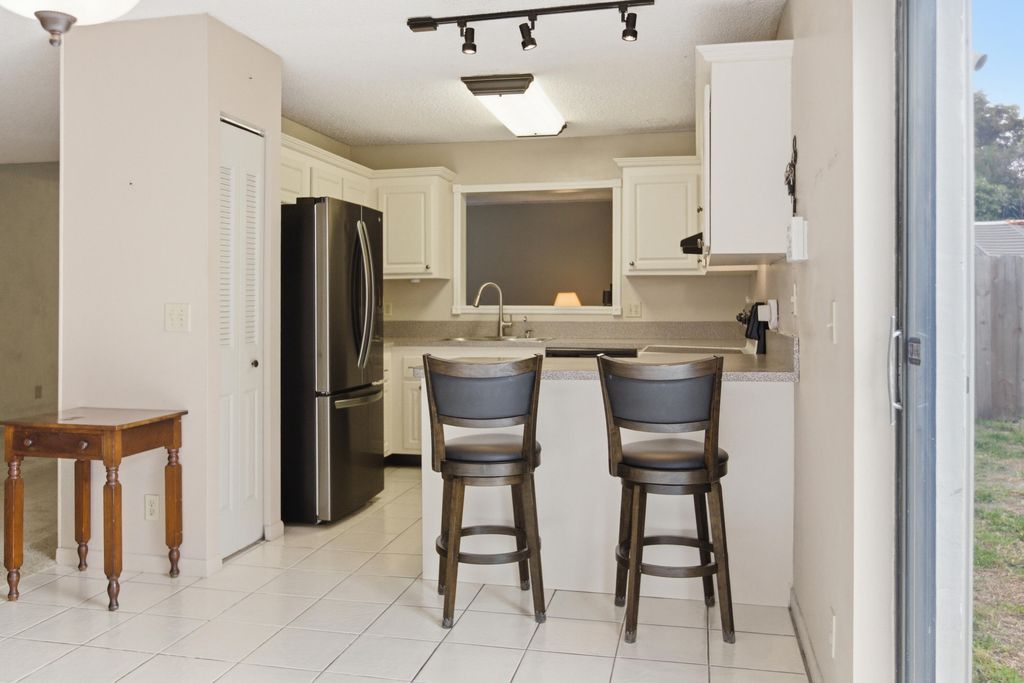 International property img-1